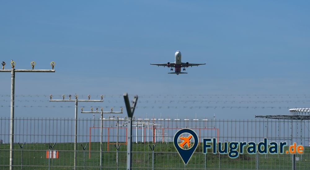 Start eines Flugzeugs, das man über das Flugradar verfolgen kann